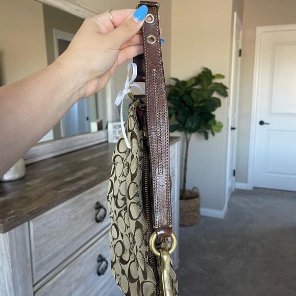 COACH Y2K Signature Brown Hamptons Shoulder Bag - Picture 17 of 17